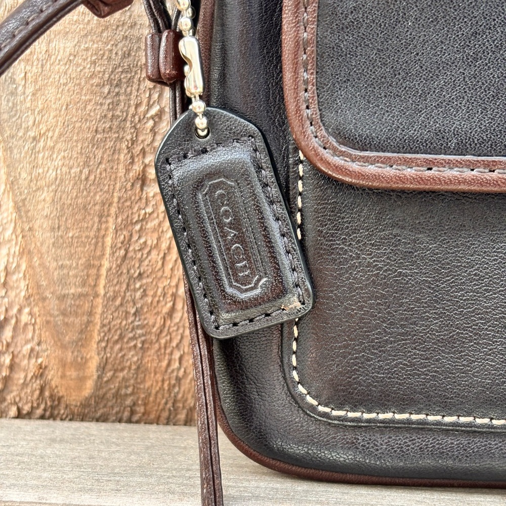COACH SoHo Vintage Black & Brown Leather Wristlet - Picture 3 of 11